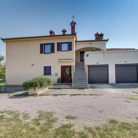 With Parking Space Nerezine, Losinj - 12149 *