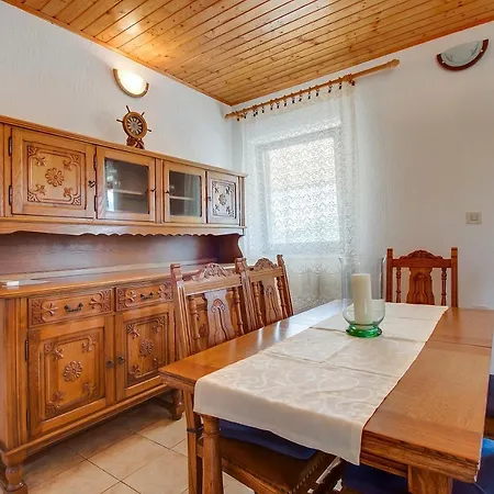 Lägenhet With Parking Space Nerezine, Losinj - 12149 Nerezine