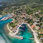 With Parking Space Nerezine, Losinj - 12149 Apartamento *