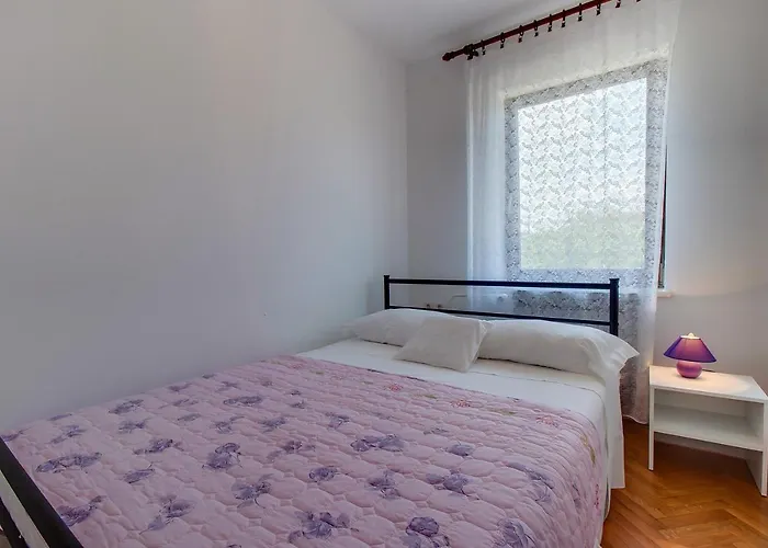Appartement With Parking Space Nerezine, Losinj - 12149 *