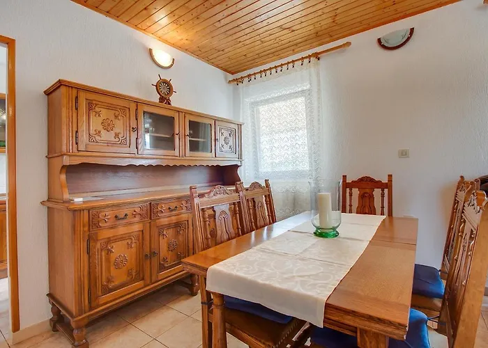 Appartement With Parking Space Nerezine, Losinj - 12149 Nerezine